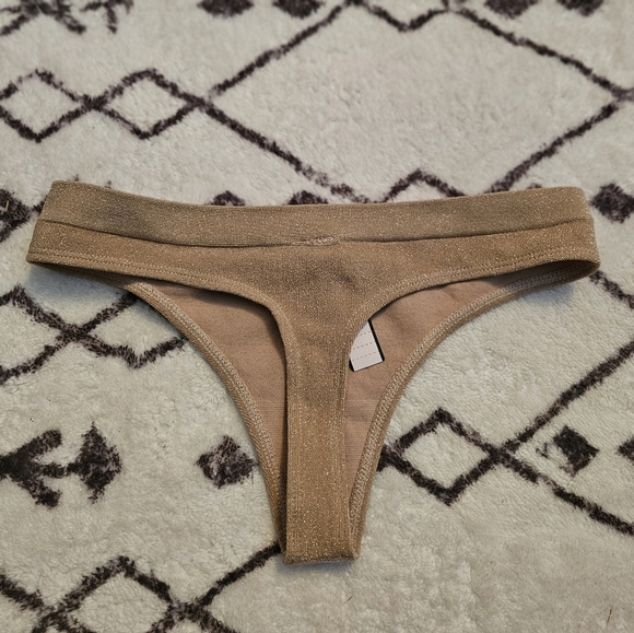 Victoria’s Secret Thong Panty - Picture 3 of 3